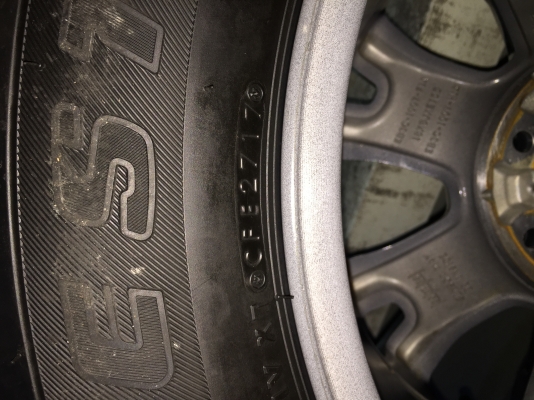 ยาง Bridgestone 265/60/18 ปี2717 ถอดป้ายเเดง