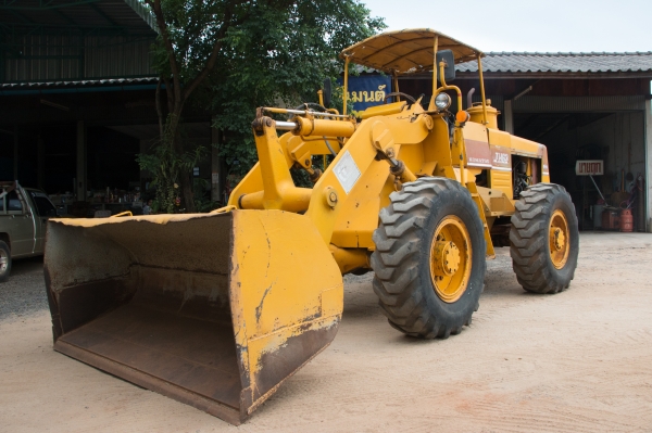 ขายรถตักล้อยางครับ JH63 เอวอ่อน สภาพสวย พร้อมใช้งานครับ