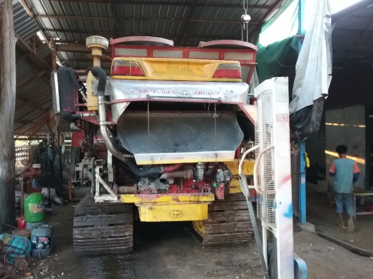 530,000 บาท รถกำลังเกี่ยวข้าว เอาไปหาเงินได้เลย ราคาคุยกันได้ จัดการแล้วครับ พร้อมเกี่ยว สนใจก็ทักมาครับเดิน PC 200  เครือง isuzu 6hhe 210 + turbo โซ่ 46 ข้อ d2 ปั้ม Dykin 23 แขนปรับระดับ สภาพที่ขายเก็บงานใหม่หมด พร้อมเกี่ยวนาปีครับ