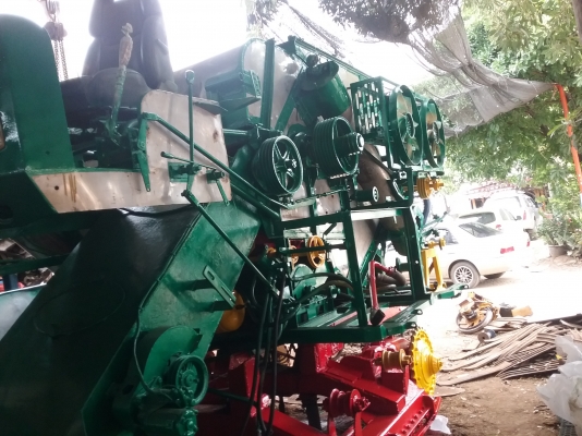 530,000 บาท รถกำลังเกี่ยวข้าว เอาไปหาเงินได้เลย ราคาคุยกันได้ จัดการแล้วครับ พร้อมเกี่ยว สนใจก็ทักมาครับเดิน PC 200  เครือง isuzu 6hhe 210 + turbo โซ่ 46 ข้อ d2 ปั้ม Dykin 23 แขนปรับระดับ สภาพที่ขายเก็บงานใหม่หมด พร้อมเกี่ยวนาปีครับ