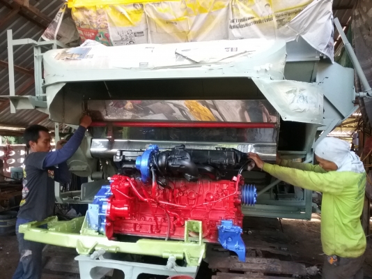 530,000 บาท รถกำลังเกี่ยวข้าว เอาไปหาเงินได้เลย ราคาคุยกันได้ จัดการแล้วครับ พร้อมเกี่ยว สนใจก็ทักมาครับเดิน PC 200  เครือง isuzu 6hhe 210 + turbo โซ่ 46 ข้อ d2 ปั้ม Dykin 23 แขนปรับระดับ สภาพที่ขายเก็บงานใหม่หมด พร้อมเกี่ยวนาปีครับ