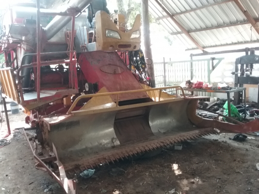 530,000 บาท รถกำลังเกี่ยวข้าว เอาไปหาเงินได้เลย ราคาคุยกันได้ จัดการแล้วครับ พร้อมเกี่ยว สนใจก็ทักมาครับเดิน PC 200  เครือง isuzu 6hhe 210 + turbo โซ่ 46 ข้อ d2 ปั้ม Dykin 23 แขนปรับระดับ สภาพที่ขายเก็บงานใหม่หมด พร้อมเกี่ยวนาปีครับ