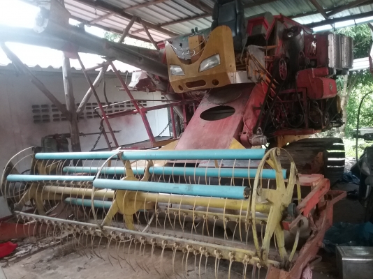 530,000 บาท รถกำลังเกี่ยวข้าว เอาไปหาเงินได้เลย ราคาคุยกันได้ จัดการแล้วครับ พร้อมเกี่ยว สนใจก็ทักมาครับเดิน PC 200  เครือง isuzu 6hhe 210 + turbo โซ่ 46 ข้อ d2 ปั้ม Dykin 23 แขนปรับระดับ สภาพที่ขายเก็บงานใหม่หมด พร้อมเกี่ยวนาปีครับ