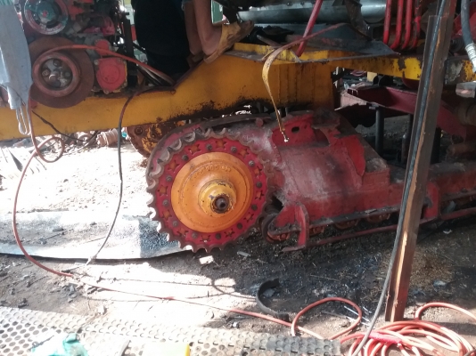 530,000 บาท รถกำลังเกี่ยวข้าว เอาไปหาเงินได้เลย ราคาคุยกันได้ จัดการแล้วครับ พร้อมเกี่ยว สนใจก็ทักมาครับเดิน PC 200  เครือง isuzu 6hhe 210 + turbo โซ่ 46 ข้อ d2 ปั้ม Dykin 23 แขนปรับระดับ สภาพที่ขายเก็บงานใหม่หมด พร้อมเกี่ยวนาปีครับ