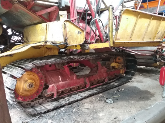 530,000 บาท รถกำลังเกี่ยวข้าว เอาไปหาเงินได้เลย ราคาคุยกันได้ จัดการแล้วครับ พร้อมเกี่ยว สนใจก็ทักมาครับเดิน PC 200  เครือง isuzu 6hhe 210 + turbo โซ่ 46 ข้อ d2 ปั้ม Dykin 23 แขนปรับระดับ สภาพที่ขายเก็บงานใหม่หมด พร้อมเกี่ยวนาปีครับ