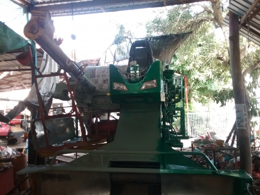 530,000 บาท รถกำลังเกี่ยวข้าว เอาไปหาเงินได้เลย ราคาคุยกันได้ จัดการแล้วครับ พร้อมเกี่ยว สนใจก็ทักมาครับเดิน PC 200  เครือง isuzu 6hhe 210 + turbo โซ่ 46 ข้อ d2 ปั้ม Dykin 23 แขนปรับระดับ สภาพที่ขายเก็บงานใหม่หมด พร้อมเกี่ยวนาปีครับ