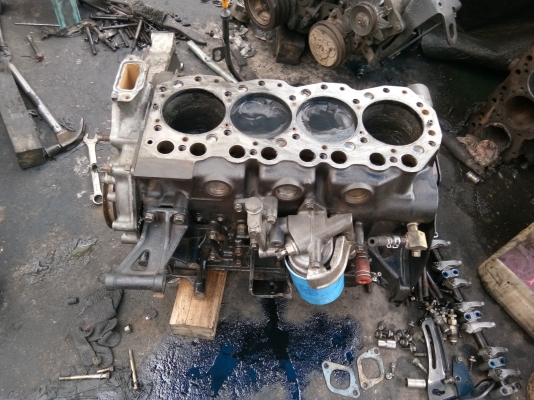 ครึ่งท่อนล่าง นิสสัน QD32 เทอร์โบ สวยๆ