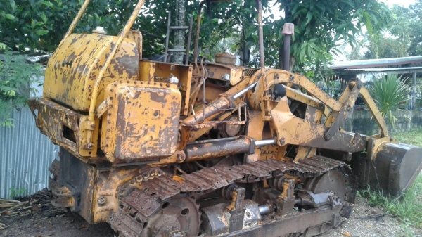 ขายแทรคเตอร์ KOMATSU D50 เครื่อง4D สภาพช่วงล่างโช่ดี โลนเลอร์ดี เครื่องดี ระบบเลื้ยวทำงานปกติ เอกสารเล่มทะเบียน อยู่หนองบัวลำภู สนใจ 0835601591 หรือ 0903494058