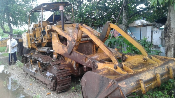 ขายแทรคเตอร์ KOMATSU D50 เครื่อง4D สภาพช่วงล่างโช่ดี โลนเลอร์ดี เครื่องดี ระบบเลื้ยวทำงานปกติ เอกสารเล่มทะเบียน อยู่หนองบัวลำภู สนใจ 0835601591 หรือ 0903494058