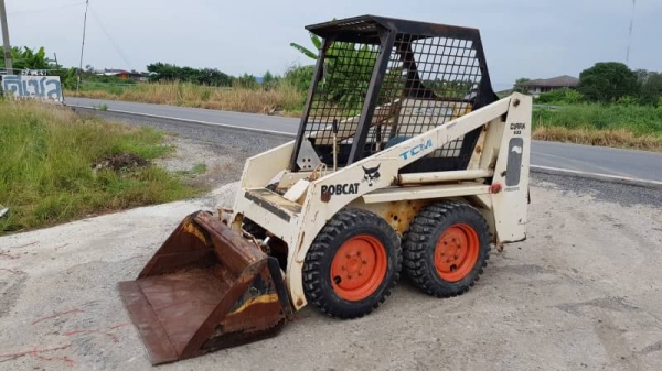 ขายด่วน145,000รถตักยกป๊อบแคท-533ตักยก0.7ตันคิวยกสูง2.8เมตรรถขับเคลื่อน4ล้อระบบเกียทอกรถนอกเพื่งนำเข้ามายังไม่เคยใช้งานในเมืองไทยเลย