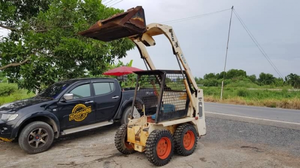 ขายด่วน145,000รถตักยกป๊อบแคท-533ตักยก0.7ตันคิวยกสูง2.8เมตรรถขับเคลื่อน4ล้อระบบเกียทอกรถนอกเพื่งนำเข้ามายังไม่เคยใช้งานในเมืองไทยเลย