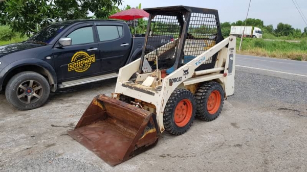 ขายด่วน145,000รถตักยกป๊อบแคท-533ตักยก0.7ตันคิวยกสูง2.8เมตรรถขับเคลื่อน4ล้อระบบเกียทอกรถนอกเพื่งนำเข้ามายังไม่เคยใช้งานในเมืองไทยเลย