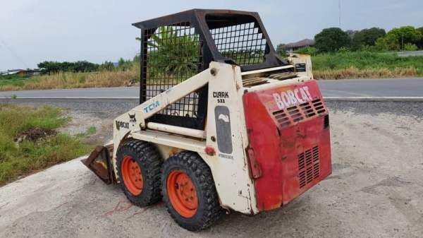 ขายด่วน145,000รถตักยกป๊อบแคท-533ตักยก0.7ตันคิวยกสูง2.8เมตรรถขับเคลื่อน4ล้อระบบเกียทอกรถนอกเพื่งนำเข้ามายังไม่เคยใช้งานในเมืองไทยเลย