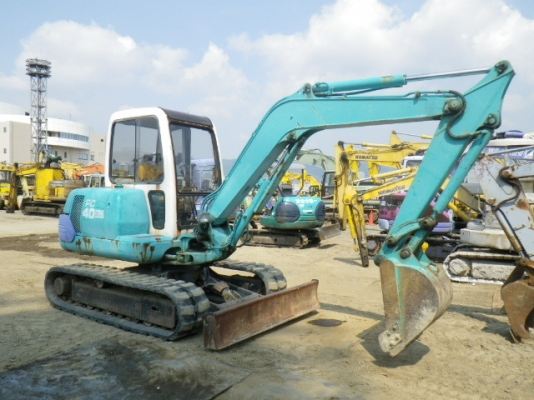 Komatsu PC40-7 ตู้เก๋ง นำเข้าเองจากญี่ปุ่นโดยตรง