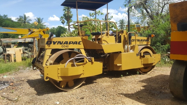 ขายรถบด DYNAPAC หน้าเหล็ก หลังเหล็ก มีทะเบียนแจ้งหยุด สภาพพร้อมใช้ครับ ราคา 480,000฿ ขายรถบด DYNAPAC หน้าเหล็ก หลังเหล็ก มีทะเบียนแจ้งหยุด สภาพพร้อมใช้ครับ ราคา 480,000฿