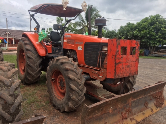 รถไถ KUBOTA  M105S   ,    ( รถทำงาน  4,xxx  ชม. )  ,  ( รถ 2 เพลา. )         สนใจติดต่อ   081 - 6079515
