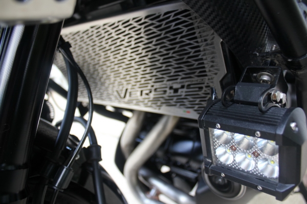 (พร้อมออกรถ 49,000) VERSYS 650 ปี2015โฉมใหม่ รถสวยพร้อมของแต่งทั้งคัน