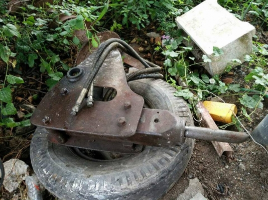 ขาย หัวแย็ก ใช้กับ pc30-35-40 ใช้ดีไม่มีปัญหา ราคา 55000 บาท ต่อรองได้ พร้อมลายแย็ก