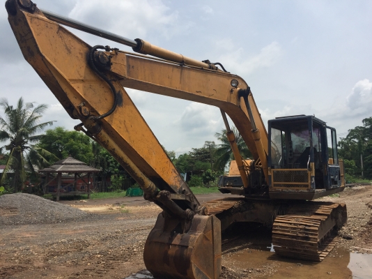 ขายด่วนครับ รถขุด PC200-3 คอนโทรลยาว รถบ้าน