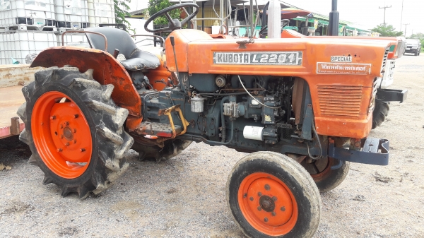ขายคูโบต้า L2201 ระบบสมบูรณ์ สีเดิม ใช้งานได้เลย สตาร์ติดง่าย