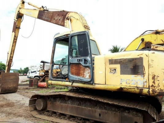 KOMATSU  pc 200-6 บูมยาว 16 ม. ปี 2002   เครื่องดี ปั้มแรง โช่หนา เอวแน่น ไฟฟ้าครบเอกสารอินวอยท์ รถพร้อมใช้