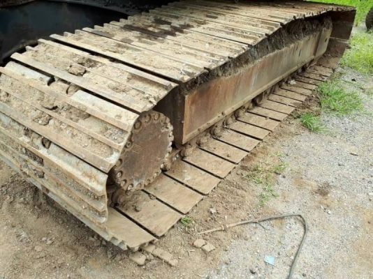 KOMATSU  pc 200-6 บูมยาว 16 ม. ปี 2002   เครื่องดี ปั้มแรง โช่หนา เอวแน่น ไฟฟ้าครบเอกสารอินวอยท์ รถพร้อมใช้