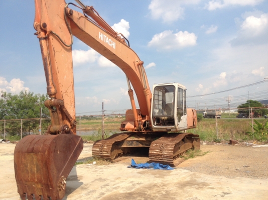 ขายรถแบคโฮ HITACHI EX200-2 เอกสารเล่มทะเบียน ราคา 420000