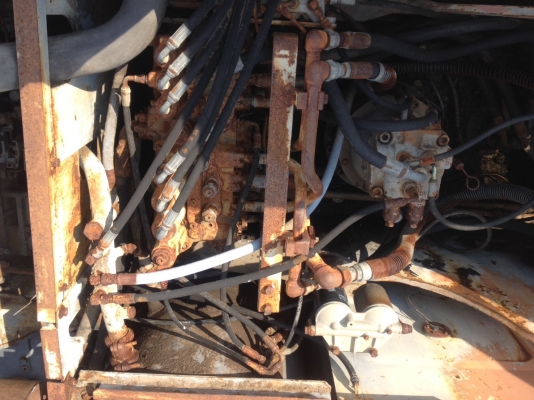 ขายรถแบคโฮ HITACHI EX200-2 เอกสารเล่มทะเบียน ราคา 420000