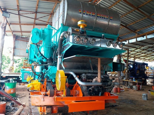 ขายรถเกี่ยวข้าวไทยเจริญปี2010 เครื่องJO8Cโบว์260ช่วงล่าง12ปั๊ม23 อุ้ม2.5ตันสภาพพร้อมใช้งาน