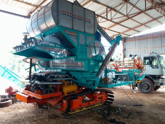 ขายรถเกี่ยวข้าวไทยเจริญปี2010 เครื่องJO8Cโบว์260ช่วงล่าง12ปั๊ม23 อุ้ม2.5ตันสภาพพร้อมใช้งาน