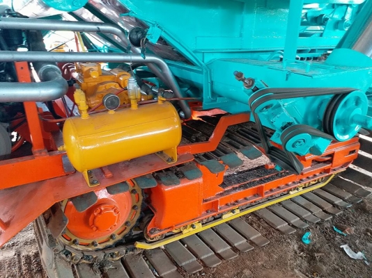 ขายรถเกี่ยวข้าวไทยเจริญปี2010 เครื่องJO8Cโบว์260ช่วงล่าง12ปั๊ม23 อุ้ม2.5ตันสภาพพร้อมใช้งาน