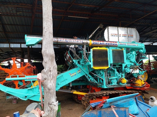 ขายรถเกี่ยวข้าวไทยเจริญปี2010 เครื่องJO8Cโบว์260ช่วงล่าง12ปั๊ม23 อุ้ม2.5ตันสภาพพร้อมใช้งาน