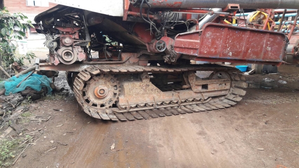 ขาย480.000 บาท รถเกี่ยวอุ้ม2.5ตัน เช็คสภาพพร้อมทำงาน เดินPC-200ปั้ม23เครื่อง210แรง