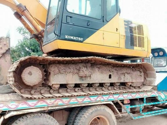 ขายรถขุดแบ็คโค KOMATSU PC120-5ไฟฟ้าครบ เครื่องฟิตใหม่ช่วงล่างโซ่ใหม่ เอวใหม่ สภาพพร้อมลุยงาน