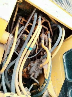 ขายรถขุดแบ็คโค KOMATSU PC120-5ไฟฟ้าครบ เครื่องฟิตใหม่ช่วงล่างโซ่ใหม่ เอวใหม่ สภาพพร้อมลุยงาน