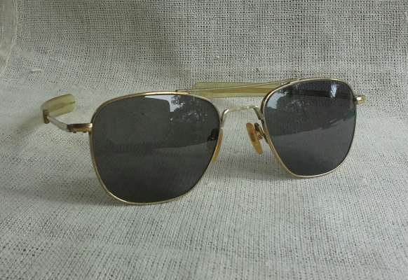 แว่นตาอเมริกันเสืออากาศ ยุค &#039;70s ราคาพิเศษ ! Original RANDOLPH handmade in USA ตัวแท้! จริงใจ -