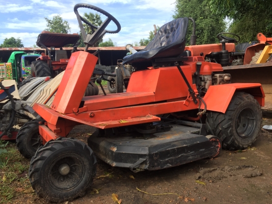 รถตัดหญ้า