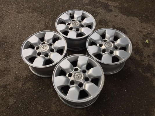 ขายล้อแม็ก Toyota vigo ขอบ 15 ชุดละ 4,500 บาท ขายล้อแม็ก Toyota vigo ขอบ 15 ชุดละ 4,500 บาท