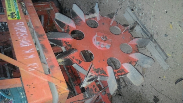 หางปลูกอ้อยร่องเดี่ยวKKสำหรับรถ47-51แรงสภาพพร้อมใช้ครับ