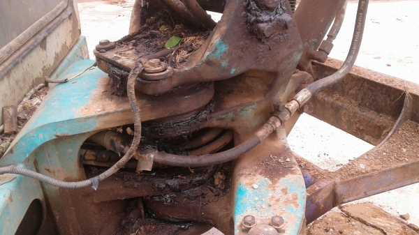 รถแบคโฮ KOMATSU PC40 รถแบคโฮ KOMATSU PC40