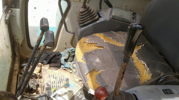 รถแบคโฮ KOMATSU PC40 รถแบคโฮ KOMATSU PC40