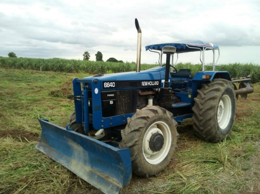 ขายรถไถFord 6640 2เพลา คานหน้านิวฮอนแลนอิมวอยสภาพสวยพร้อมใช้ ต่อคุณอ๊อฟพิจิตร086-737-9991