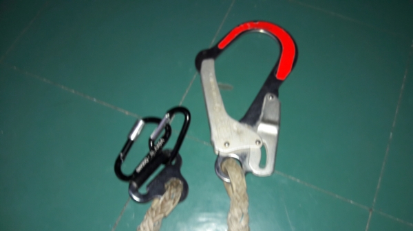 ขายเชือกตะขอบาว95ซม. FUJI DENKO MADE IN JAPAN.
