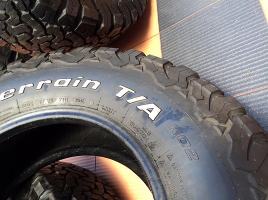 ขาย ยางBF All Terrain ko2 265/75/16 ลงพื้นเมื่อต้นปี สภาพสวย4เส้น