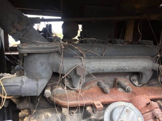 ขาย 195,000 รถโฟล์คลิฟท์ KOMATSU  FD 50-1. ยกได้ 5 ตัน  เครื่องดี  ปั้มดี ช่วงล่างดี เก่าจอด พร้อมใช้งาน เอกสารอินวอยร์  รถอยู่ อยุธยา. โทร&amp;ไอดีไลน์ 0610710295