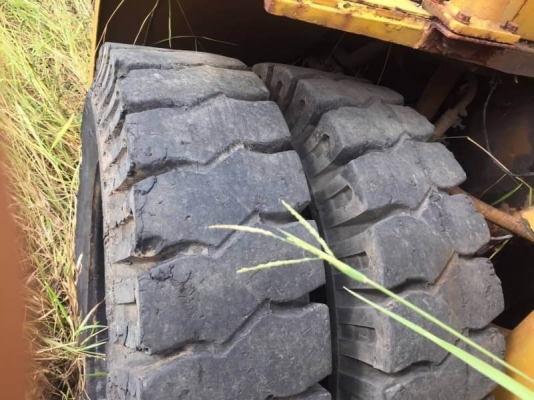 ขาย 195,000 รถโฟล์คลิฟท์ KOMATSU  FD 50-1. ยกได้ 5 ตัน  เครื่องดี  ปั้มดี ช่วงล่างดี เก่าจอด พร้อมใช้งาน เอกสารอินวอยร์  รถอยู่ อยุธยา. โทร&amp;ไอดีไลน์ 0610710295