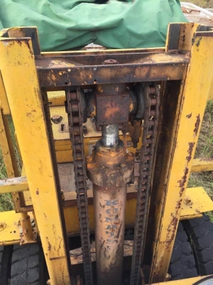 ขาย 195,000 รถโฟล์คลิฟท์ KOMATSU  FD 50-1. ยกได้ 5 ตัน  เครื่องดี  ปั้มดี ช่วงล่างดี เก่าจอด พร้อมใช้งาน เอกสารอินวอยร์  รถอยู่ อยุธยา. โทร&amp;ไอดีไลน์ 0610710295