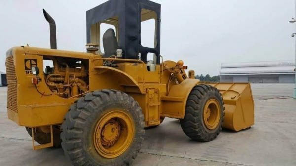 ขาย 525,000 รถตัก CATTERPILAR 950 เอวอ่อนแน่น   เครื่องดี ปั้มแรง รถสวยพร้อมใช้  รถยุ อ่างทอง 090-772-3710 090-772-3708