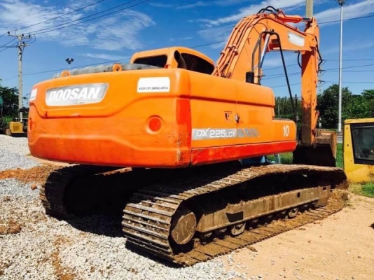 ขาย 1,450,000 บาท DOOSAN DX225LCA  ไมล์ 6,xxx ชม. ไฟฟ้าครบ เครื่อง ปั๊มดี  ช่วงล่างเต็ม เอกสารเล่มทะเบียน    รถอยู่ จ.ปทุมธานี โทร&amp;ไอดีไลน์ 0610710295