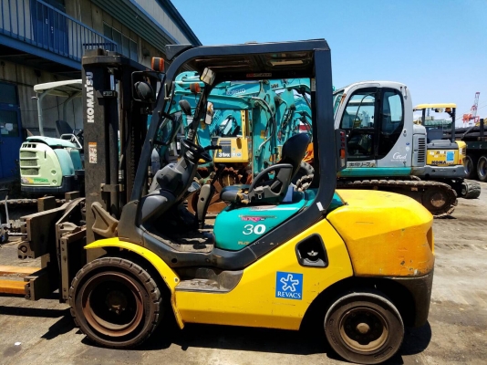 ขายโคมัสสุดีเซล FD30C-16 ปี สอบถามได้้ที 062-709-1747